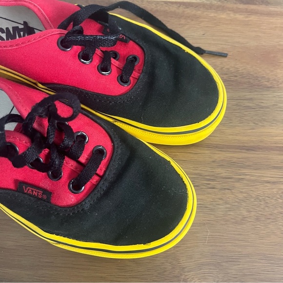 Vans Women's X Disney Mickey & Minnie Mouse 90th Anniversary Shoes size 5 - Picture 11 of 11